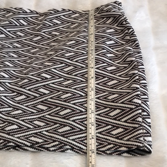 Zara Patterned Mini Skirt - Picture 4 of 4